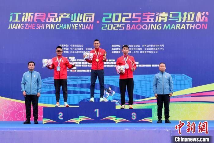 5000余名跑者畅跑北大荒春日赛道 宝清马拉松赛事