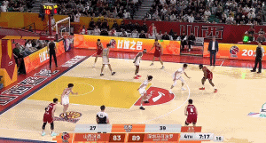 张宁三度小动作引争议，卢鹏羽反扑遭裁判忽视