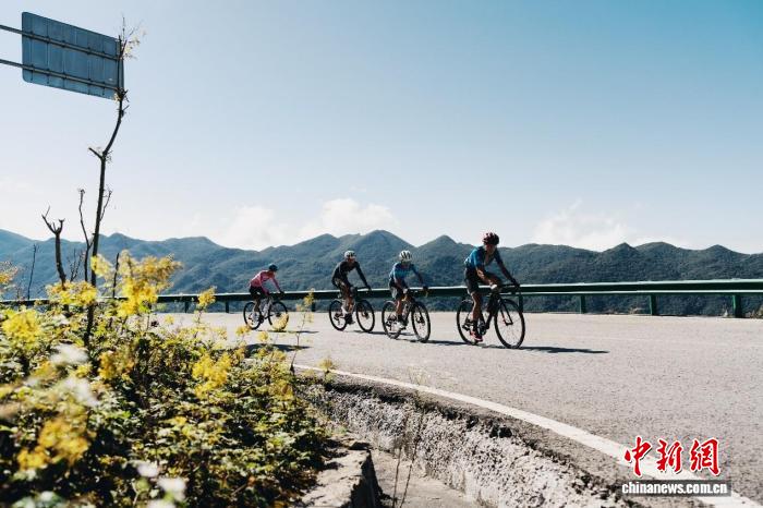 长江三峡·巫溪红池坝第十二届自行车赛开赛 选